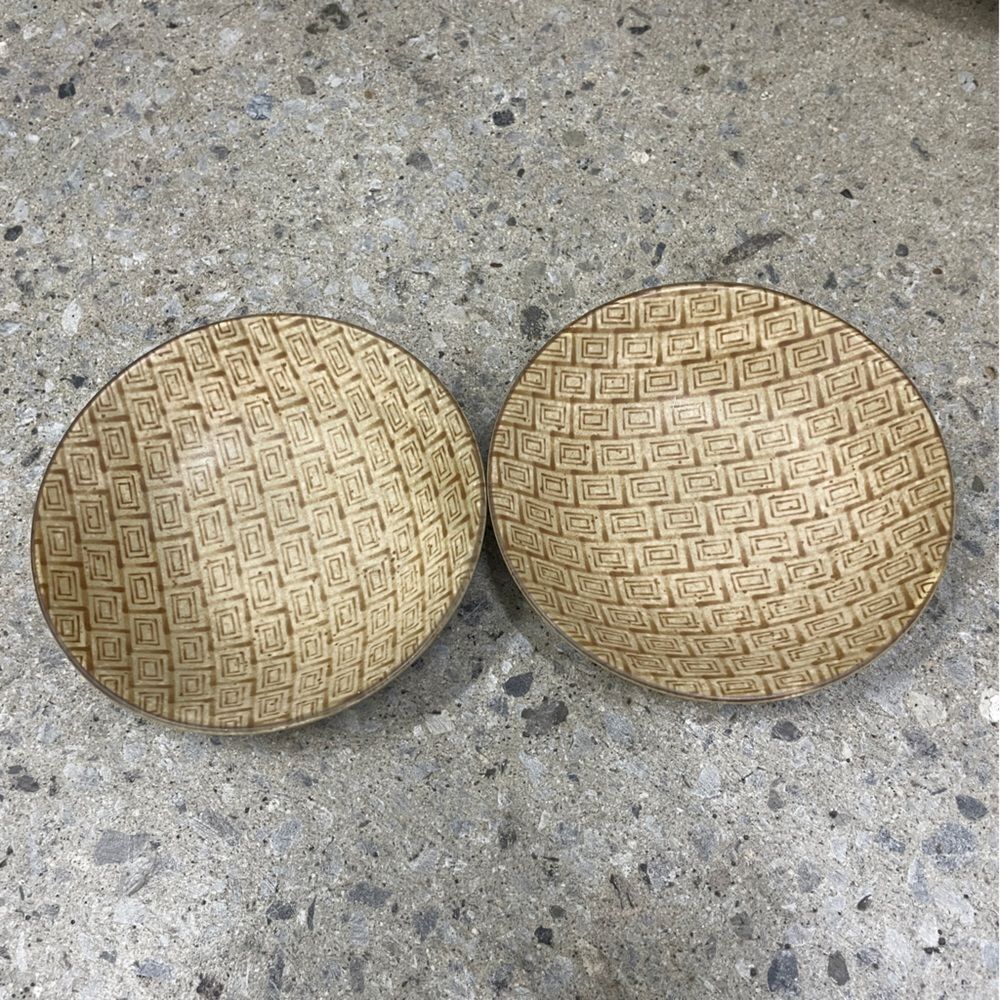 Set of 2 Stoneware Dishes